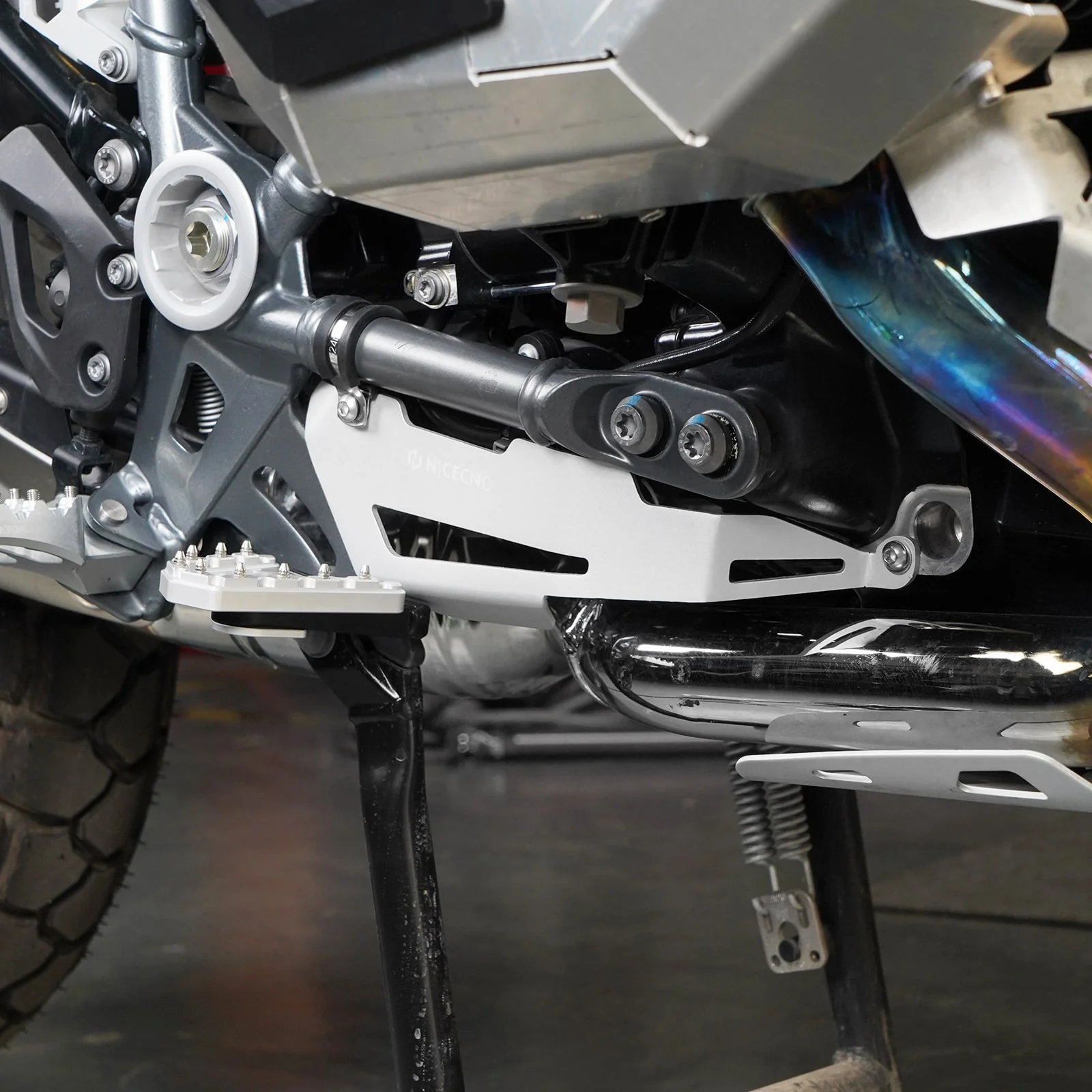 Exhaust Flap Control Guard For BMW R1200GS Adv 2013-2018 R1250GS Adv 2019-2024 - Image 4