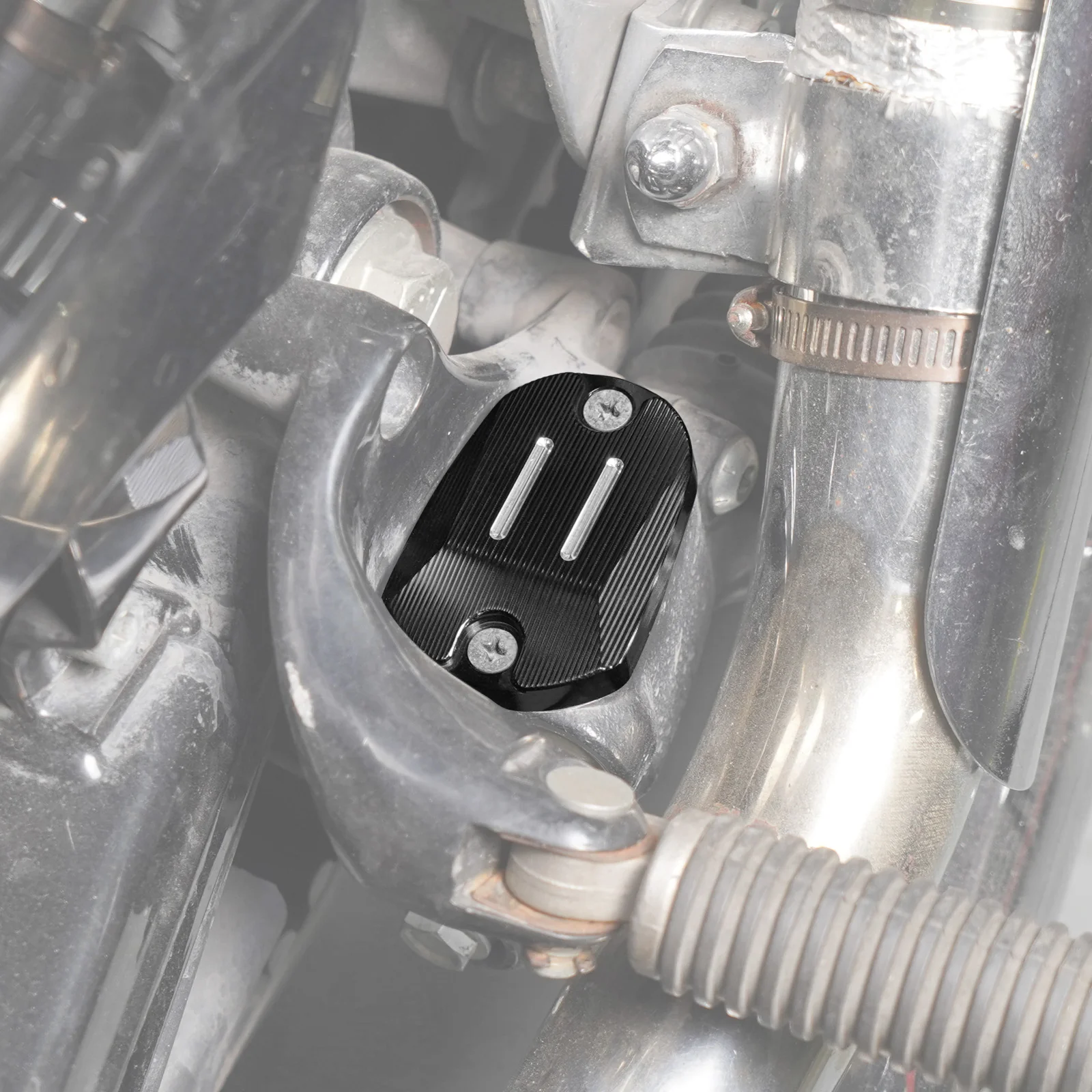 Rear Brake Master Cylinder Cover Cap For Harley Sportster 1200 48 Iron 883 XL - Image 3