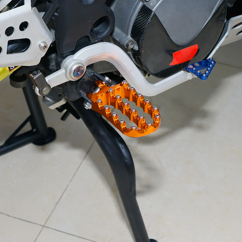 Forged Wide Foot Pegs For KTM 690 Enduro SMC R 790 890 950 990 1090 ADV 1290 SAR - Image 10