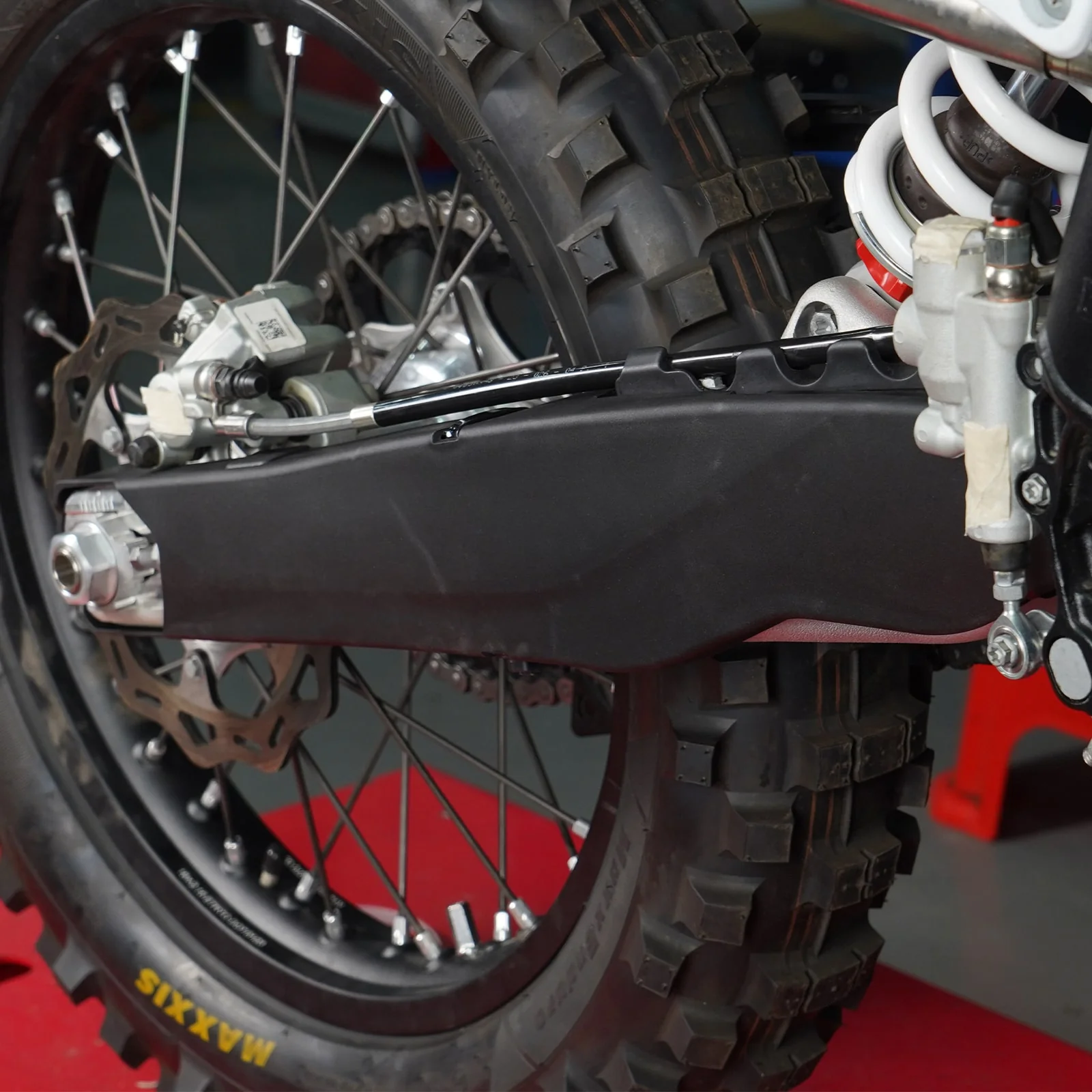 Pair Rear Swingarm Protectors Guards For KTM Husqvarna GasGas 2023-2024 - Image 3
